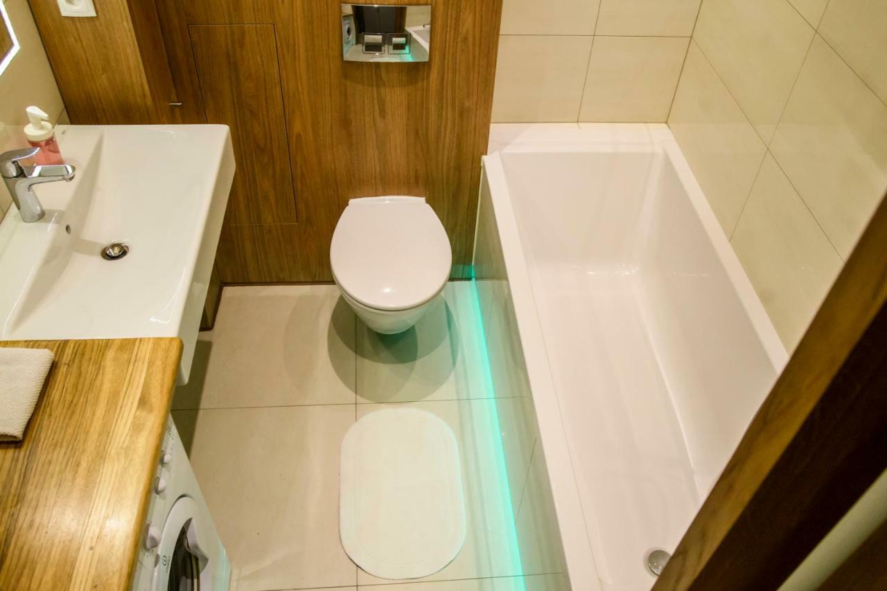 Chmielna Wood Lux Apartment Варшава Екстериор снимка